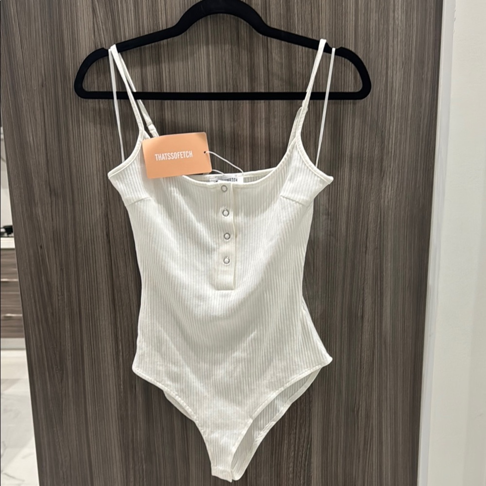 White Fitted Buttoned Bodysuit